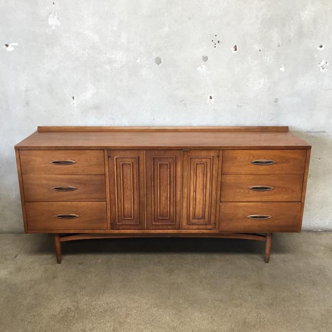 Mid Century Walnut Broyhill Sculptra Dresser From Urban