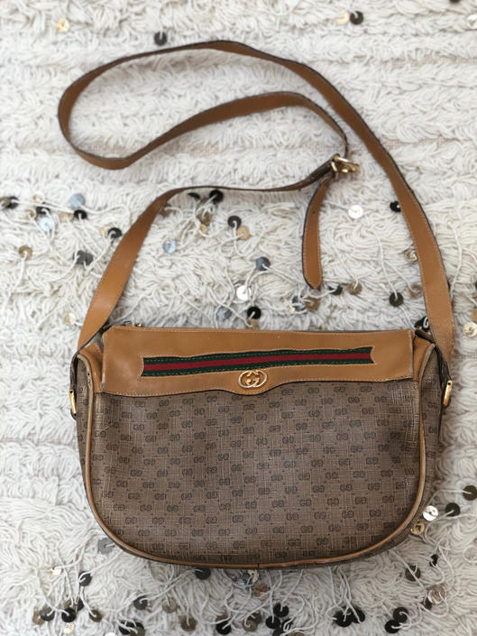 Vintage GUCCI GG Supreme Saddle Bag Red Green Webbing Brown Monogram Logo  Canvas Clutch Crossbody Shoulder Wristlet Hobo Purse