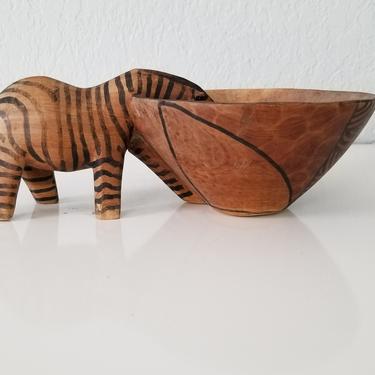 Vintage Primitive Carved Wood Sculptural Zebra Bowl 