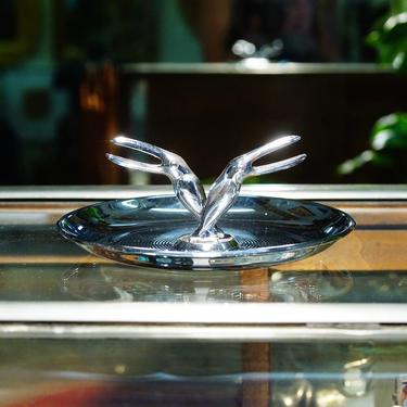 Vintage Chrome Toucan Pincherette Ash Tray, Made in USA, Minimalist Mid-century Modern, 5 3/4&quot; Diameter 
