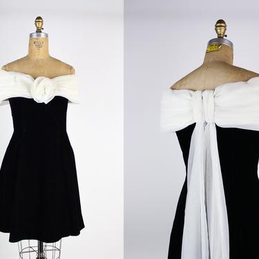 90s Black and White Prom Dress / 80s Scott McClintock Velvet Dress / Fit and Flare / Black Velvet / Size XS/S 