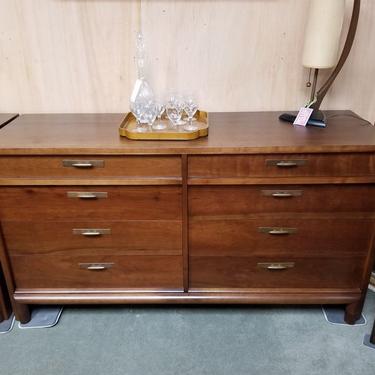 Mid-Century Modern solid cherry long dresser Willett Furniture | Peg Leg  Vintage - Beltsville, MD | ATTIC