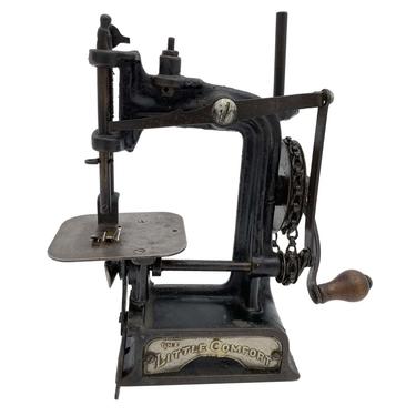 1897 Smith &#038; Egge Little Comfort Cast Iron Sewing Machine