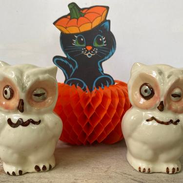 Vintage Owl Salt And Pepper Shakers, Shawnee White Owl Salt Shakers, Winking Owls, Halloween 