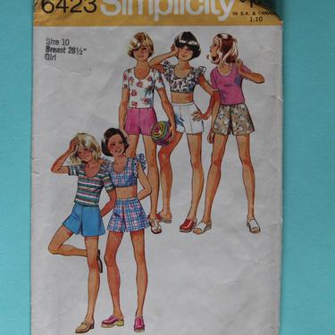 Simplicity Pattern 6423 Girl's size 10 Halter tops and Shorts 