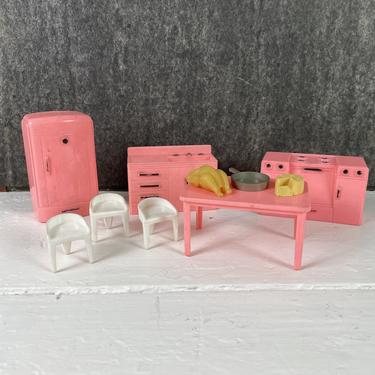 Plasco 7 piece pink plastic kitchen set - dollhouse furniture - 1950s vintage 