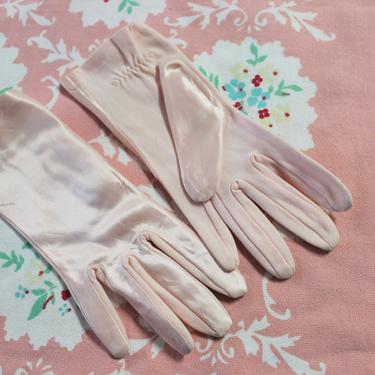 Vintage 50s 1950s Pink Satin and Nylon Short Hand Gloves Easter Church  // Size 6 - 7 