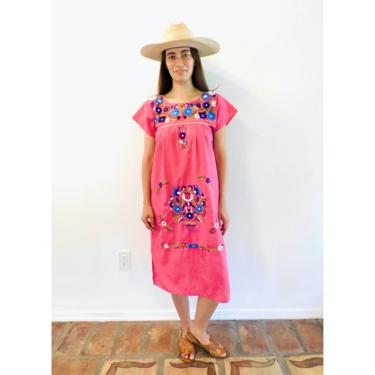 Mexican Medianoche Dress // vintage sun Mexican hand embroidered floral 70s boho hippie cotton hippy black maxi midi // S/M 