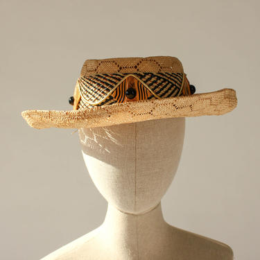 Vintage 80s Michelle McGann by Sonni Straw Wire Wide Brim Sun Hat w/ Elastic Chin Strap | 1980s Designer Gold Herringbone Wicker Band Hat 