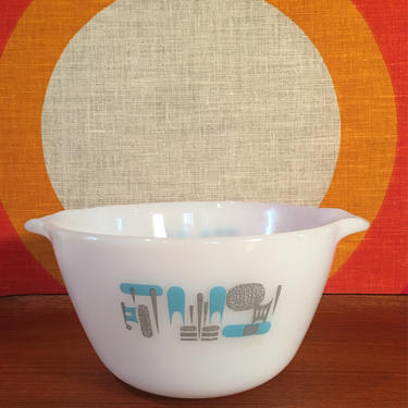Vintage Blue Heaven Pattern Mixing Bowl with Pouring Spouts, Atomic Modern Pattern, Mid Century Modern Milk Glass Mixing Bowl, Atomic Decor 