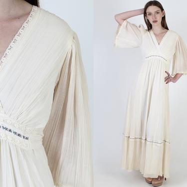 70s Bohemian Wedding Dress / Angel Kimono Bell Sleeve / Floral Lace Country Prairie / 1970s Garden Wedding Maxi 