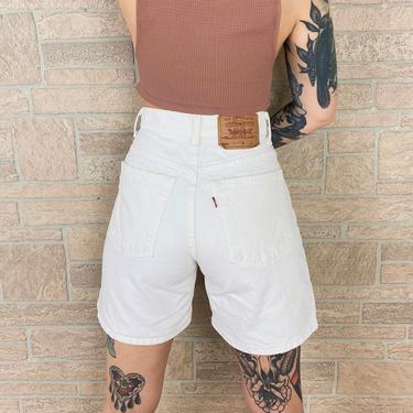 Levi's 550 White Shorts / Size 28 