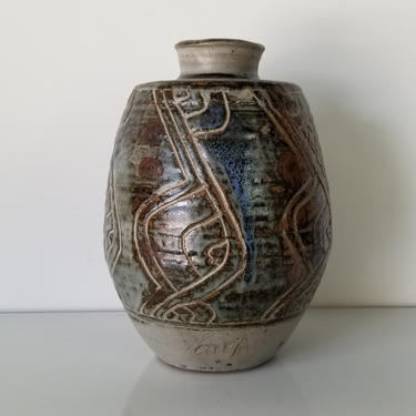 1980's Vintage Art Hand-Painted Incised Fish Pattern Pottery Vase. 