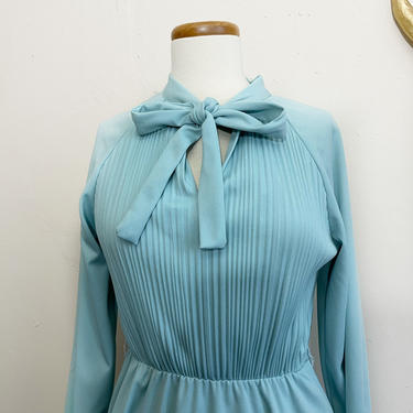 Vintage Jeannette Secretary Dress | 70s Powder Blue Dress | XL by blindcatvintage