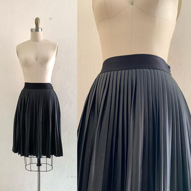 vintage 90's black faux leather pleated skirt 