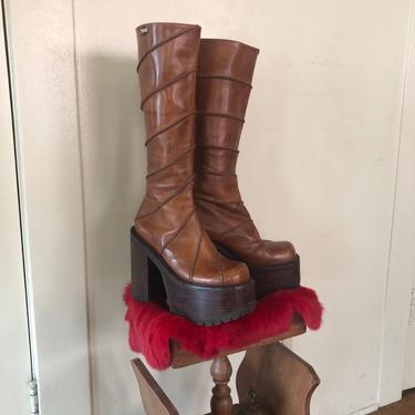 El Dantes sold Victorian boots