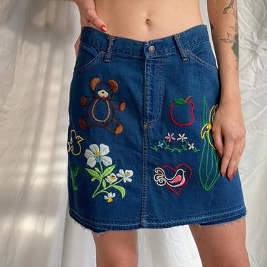 Levi's Denim Skirt / White Tab Levi's Jean Skirt / Vintage Levi's Skirt / Embroidered Midi Skirt / Festival Skirt / Dark Wash Denim Skirt 