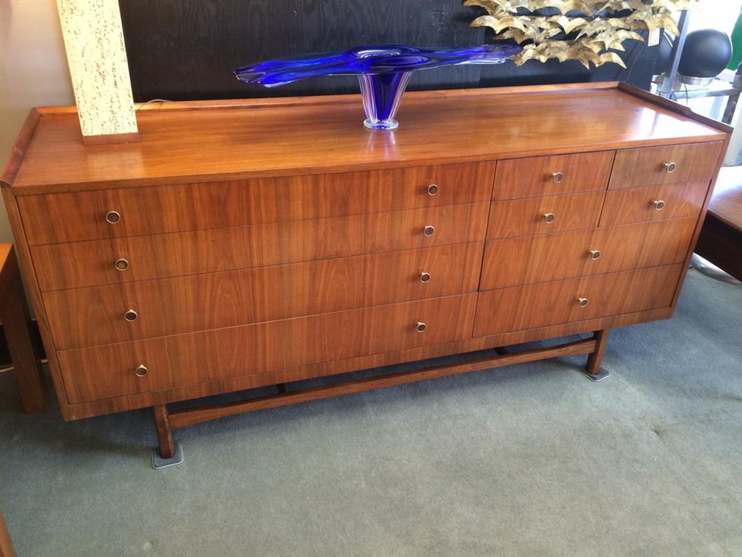 Mid Century Walnut 10 Drawer Dresser By Heritage Henredon From Peg
