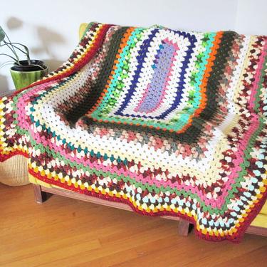 Vintage 70s Granny Crochet Throw 56x68 - 1970s Multicolor Crochet Afghan Throw - Vintage Knit Blanket - Boho Blanket 