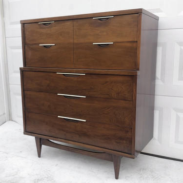 American Of Martinsville Dania Dresser With Mirror By