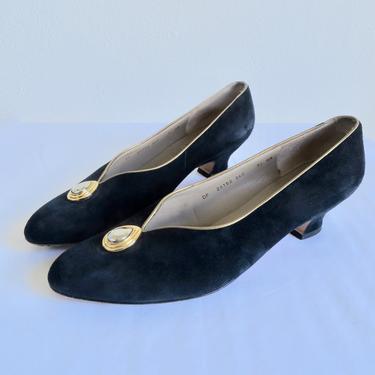 Vintage Size 8.5 N 1980's Salvatore Ferragamo Navy Blue Suede Low Heeled Pumps Gold Silver Metal Clips Italian Designer Shoes Made in Italy 