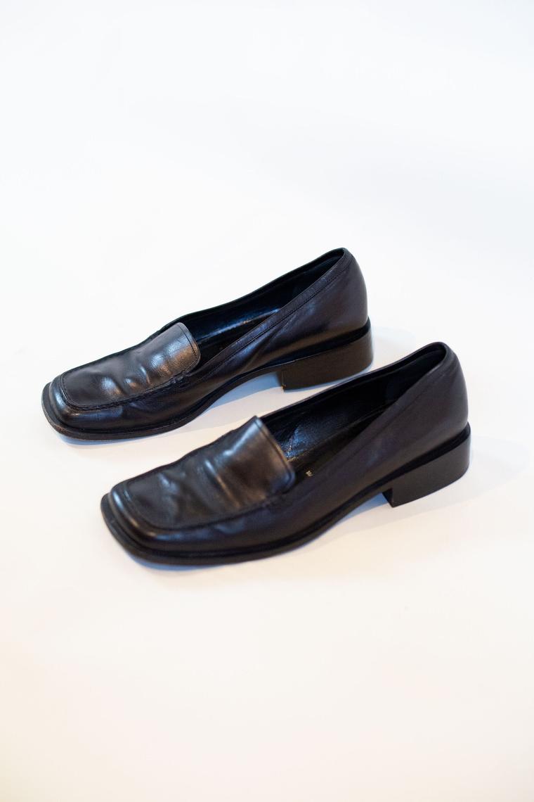 Vintage PRADA Square Toe Loafers in Black Leather sz 38.5 8 8.5