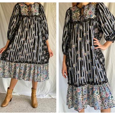 1970's Tunic Dress / Printed Floral Dress / Bibbed Dress / Nap Dress / Prairie Dress / Frilly Floral Yoke / Tent Dress with Puffed Sleeves 