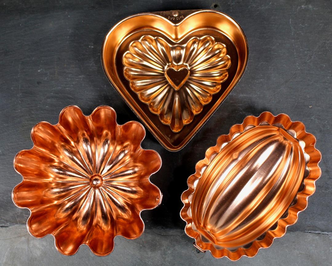 vintage jello molds, ring mold collection copper aluminum pans kitchen wall  hanging