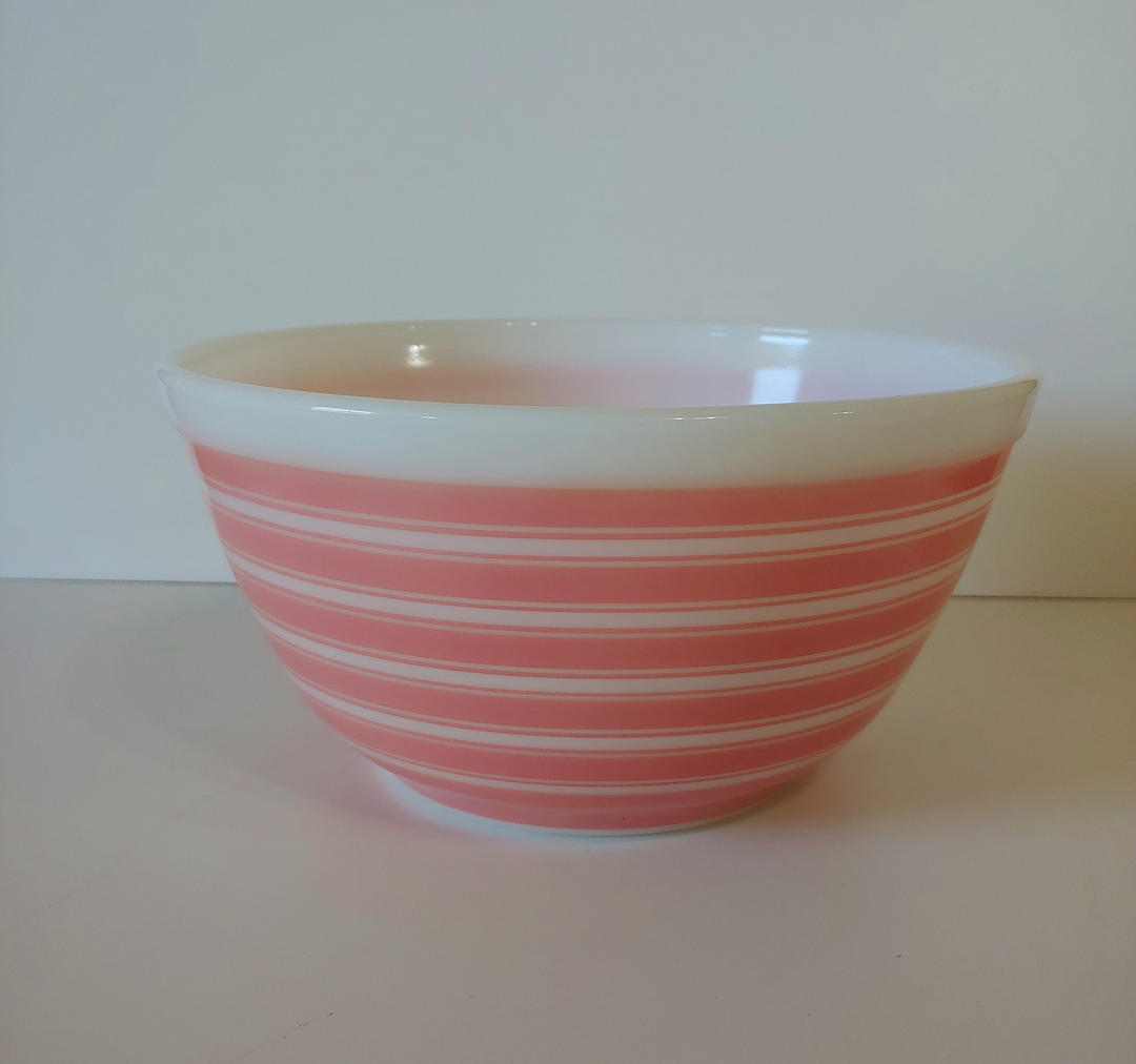 Pyrex store pink stripe, 402