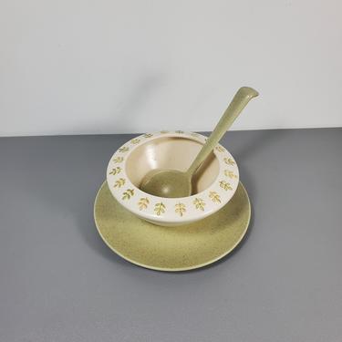 Metlox Poppytrail Pepper Tree Gravy Bowl W/ Attached Plate and Ladle 