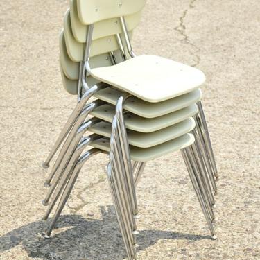 Vtg Beige Molded Plastic Chrome Metal Base Stacking School Side Chair - Single