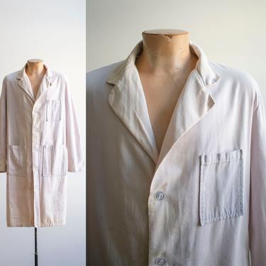 Vintage 1950s White Lab Coat / Vintage Distressed Lab Coat / Vintage Uniform Jacket / White Uniform Jacket / Thrashed Lab Coat Large 