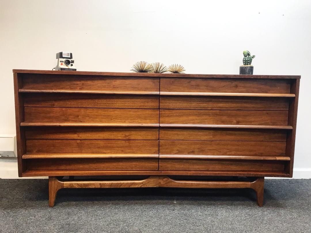 Mid Century Curved Dresser (Delivered) Modage Furniture Sayreville, NJ