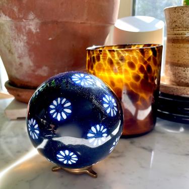 Vintage Daisy Flower Porcelain Carpet Ball, Ceramic Orb Sphere - Cobalt Blue White, 3 inch, Chinoiserie Home Decor, Collectible, Bowl Filler 