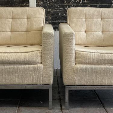 Pair of Original mid century Florence Knoll low club lounge chairs original knoll upholstery matching white 