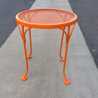 Mid Century Modern Vibrant Orange Small Stool Bench or End Table Side Table Entryway Vintage Metal Indoor Outdoor Furniture Living Room 