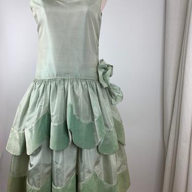 Rare&amp;gt;&amp;gt; 1920's ROBE DE STYLE Dress - Silk with Silk Velvet Petals - Drop Waist with Layered Petal Scallop Skirt - Size Small to Medium 