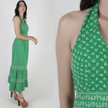 Vintage 70s Green Maxi Halter Dress / Calico Floral Prairie Style / Summer Picnic White Floral Dress / Open Back Long Sun Dress 
