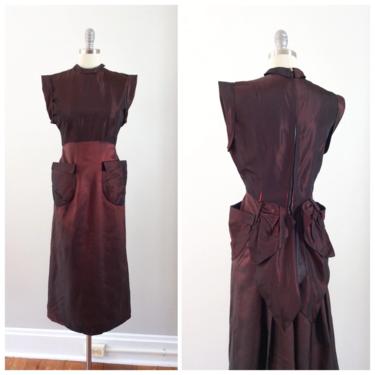50s Red Sharkskin Cocktail Dress / 1950s Vintage Wiggle Dress / Medium / Size 6 