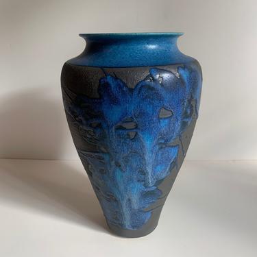 Modern Art Pottery Studio Pottery Drip Glaze Vase Blue and Black 