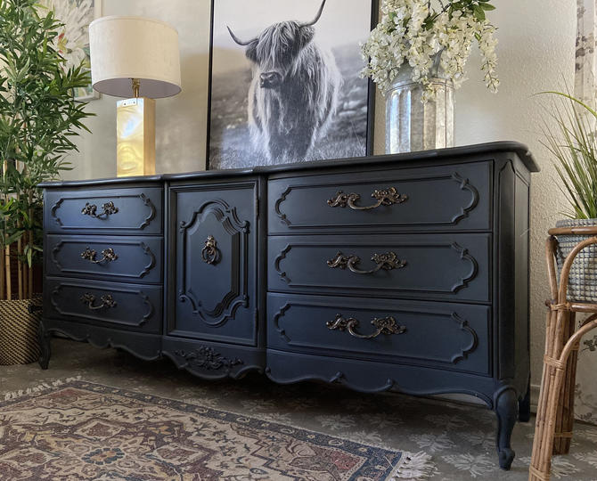 Vintage Thomasville Dresser Credenza Entry Table *Local Pick Up Only Blue Poppy Furniture