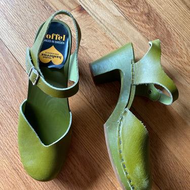 Toffee hasbeens high heel wooden clogs~ avocado green~ 1970’s inspired clog with ankle strap~ size 39 EU size 8-81/2 US 