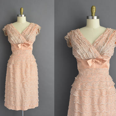 1950s vintage dress | Gorgeous Peach Pink Tier Lace Cocktail Party Wiggle dress | Small | 50s dress 