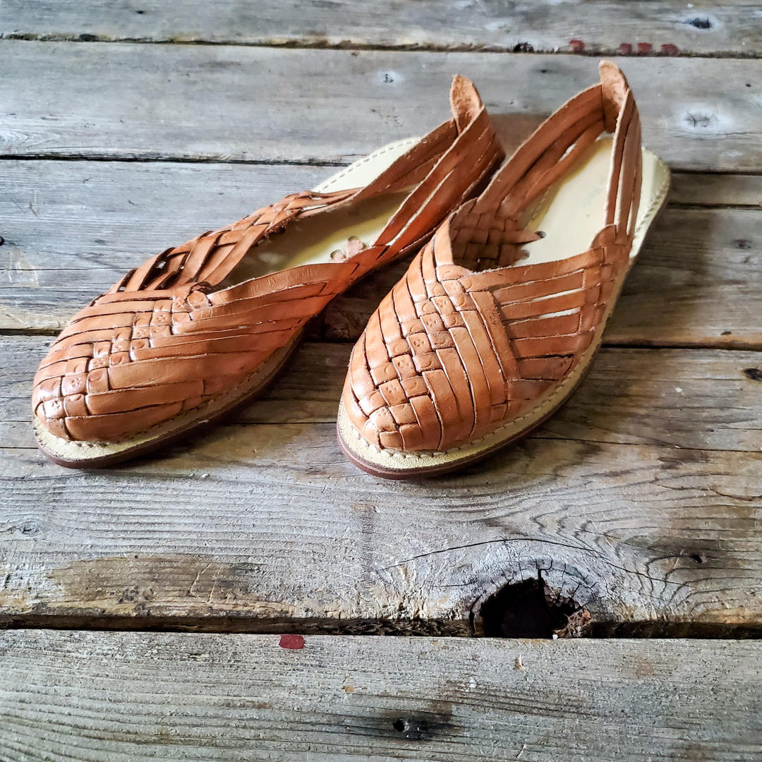 A02553 スウェードポンチョ　Made in Mexico Huarache Woven Leather Sandals from Mexico, Brand Softspot