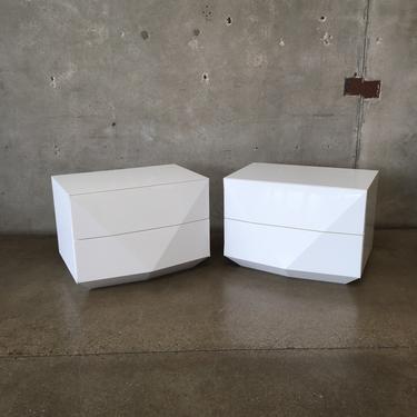 Paif of Italian Made White Lacquer Nightstands / Side Tables