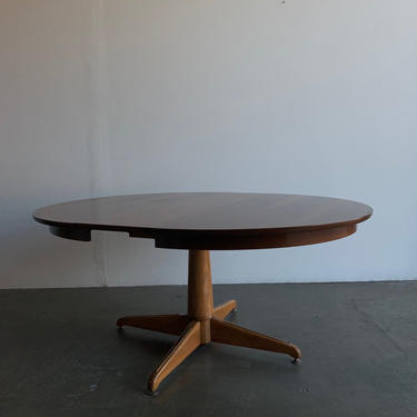 Low profile dining table or gaming table 