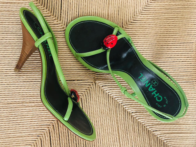 Vintage CHANEL CC Logos LADYBUG Green Leather Sandals Heels eu 37