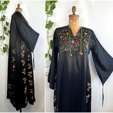 BEDOUIN DRESS Vintage 30s 40s | 1930s 1940s Palestinian Kaftan Caftan | Hand Embroidered Floral Dress | Boho Hippie Folk | Size Medium Large 