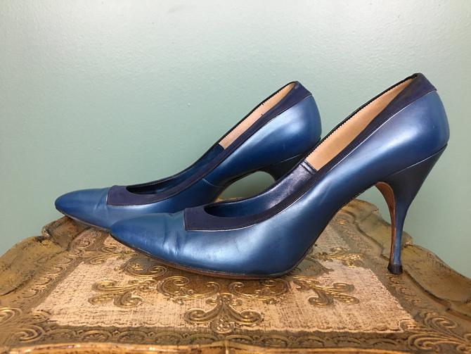 1950s shoes, blue leather heels, vintage pumps, size 1/2, mrs maisel 1950s stilettos, pearlescent, 1960s shoes, Nordstrom, by BlackLabelVintageWA from Black Label Vintage of WA | ATTIC