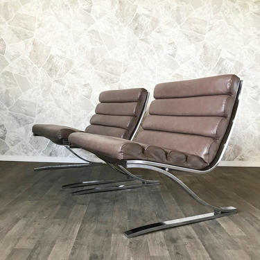Pair of 70's modernist lounge chairs by DIA